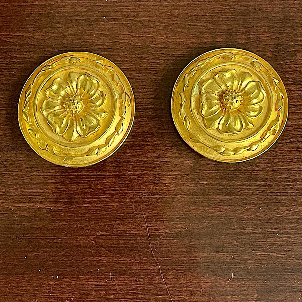 Karl Lagerfeld Vintage gold earrings. Beautiful flower surrounded by leaf vine.